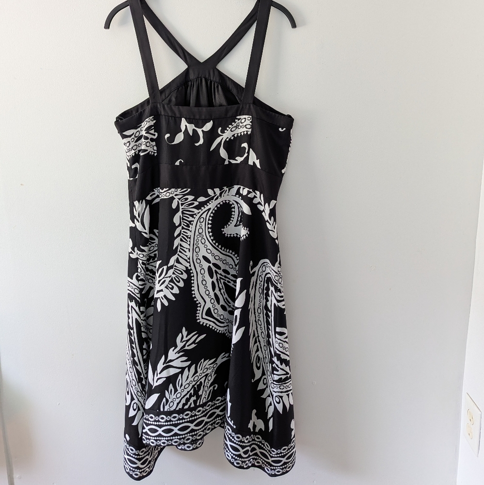 WHBM White House Black Market Print High Neck Detail Fit Flare Dress 12 - Picture 3 of 7